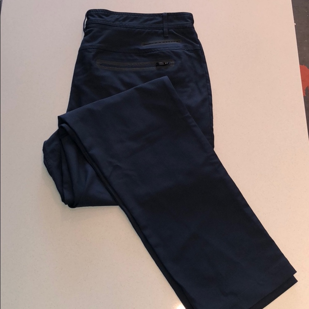 Lululemon Men’s Navy Pants Size 38 (no liner)